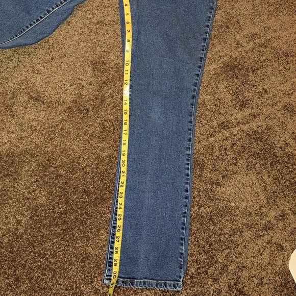 Levi's Women's Classic Relaxed Bootcut 550 Jeans size 6M - Picture 7 of 9